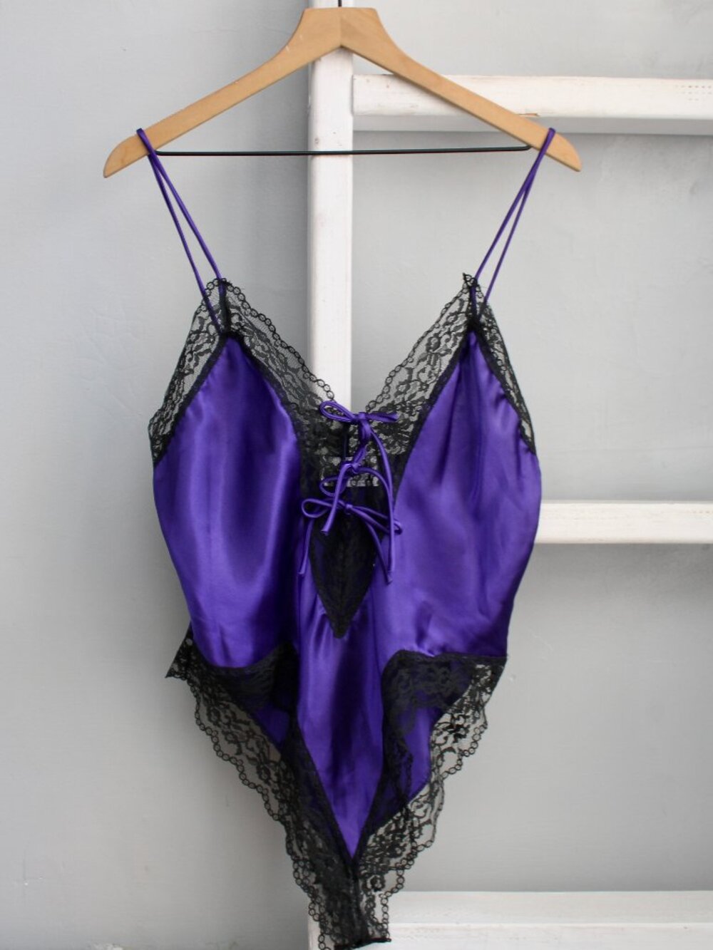 Featherbed VTG 90s Purple Satin Front Tie Black Lace Bodysuit Lingerie sz Large